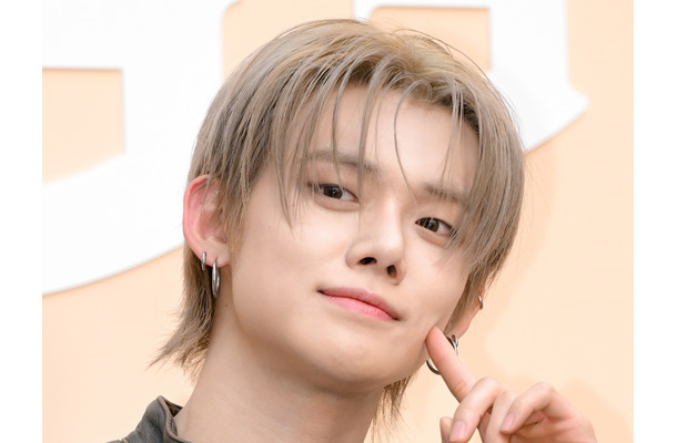 TXT・ヨンジュン、後輩ガールズグループメンバーとの“シミラールック”SHOT公開！【PHOTO】