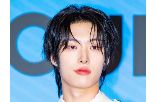 ATEEZ・ミンギ、公演中の転倒事故で指を骨折か…事務所は「予定通りスケジュールに参加」と発表