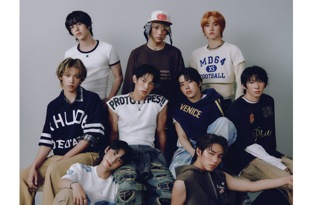 日本人メンバーも所属するAHOF、3冠達成で新人王レース独走！『Pinocchio』MVも4000万回突破