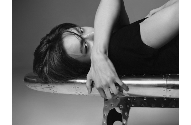 TXT・ヨンジュン、BTS・JINに次ぐ大記録！ソロデビューALが「Billboard 200」10位にランクイン