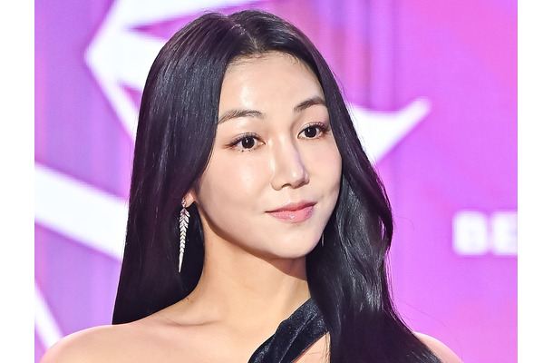 新郎の正体は？日本リメイクされた『銭の戦争』出演キム・オクビン、高級式場×ダイヤリングで“夫の財力”注目