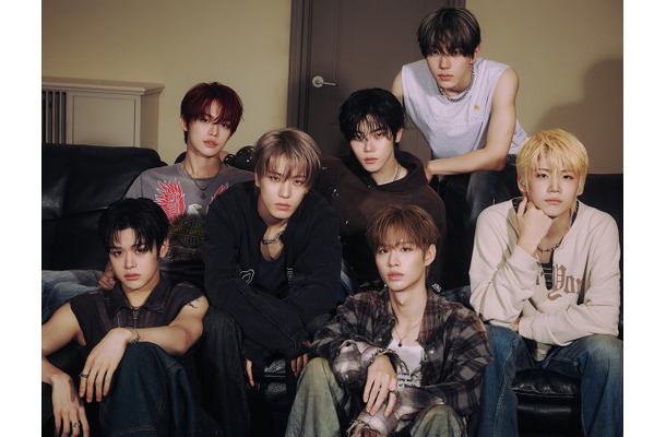 日本人メンバーも所属！CLOSE YOUR EYES、新AL『blackout』発売初週に“ハーフミリオン”達成