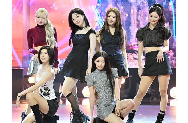 NMIXX、『Blue Valentine』で最大の人気を謳歌！音楽番組“8冠”＆3週連続チャート1位