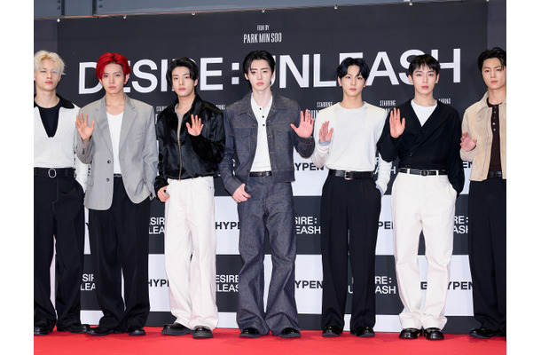 ENHYPEN、ブラジル授賞式で「国際男性グループ賞」受賞！南米まで広がった“世界的人気”を証明