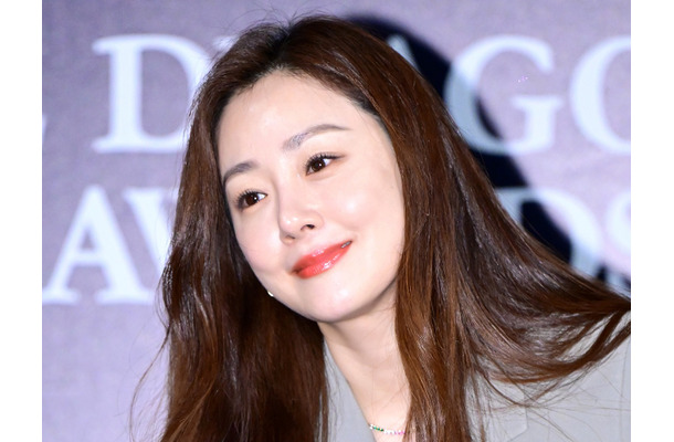 「私の名前は…日本で自己紹介をするたびに爆笑される」と明かした韓国女優、年齢を感じさせない美スタイル【PHOTO】