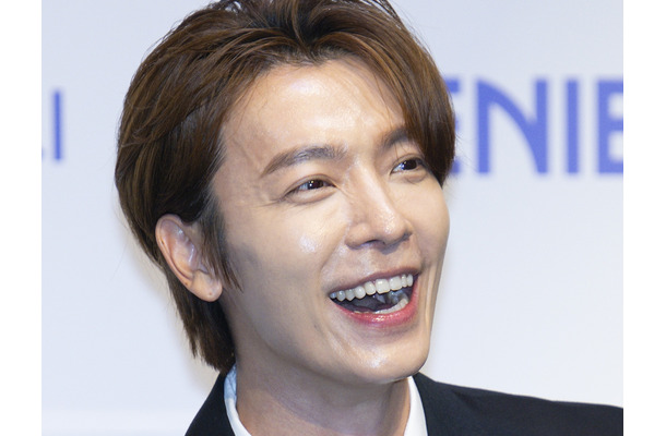 SUPER JUNIOR・ドンヘ、“素肌ジャケット”姿であふれる色気！「24時間365日イケメン」【PHOTO】