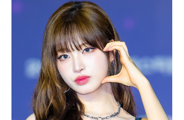 IVE・リズ、海辺で見せたスイムウェアSHOTにファン悶絶「ありえんくらい可愛い」【PHOTO】