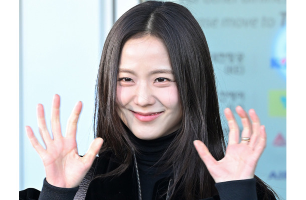 「思わず二度見した…」BLACKPINK・ジス、“オン眉ショートヘア”に変身！斬新イメチェンに絶賛の声【PHOTO】