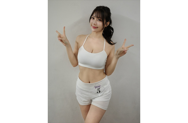 鈴木ふみ奈（写真は鈴木ふみ奈の公式インスタグラムから）※所属事務所に掲載許諾をもらってます