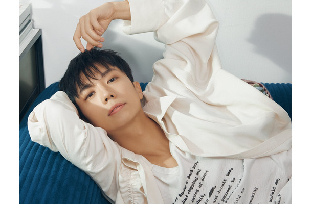 2PM・ウヨン、日本ソロデビュー10周年！初のベストALタイトル＆ジャケットイメージ公開