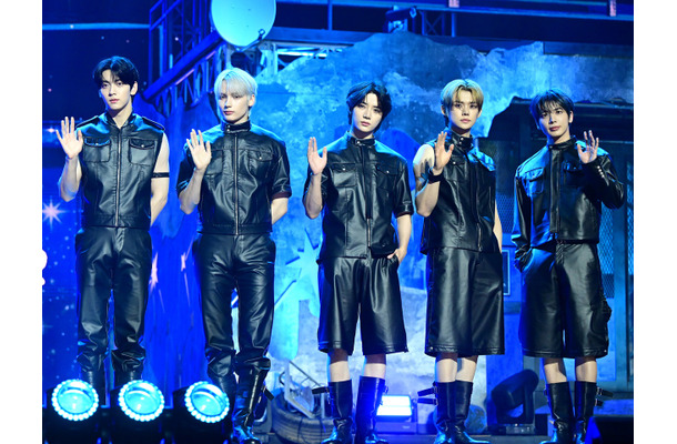 TXT、「2025 MAMA」で「スーパー・ステージ・アーティスト賞」受賞！物語性のあるステージを評価