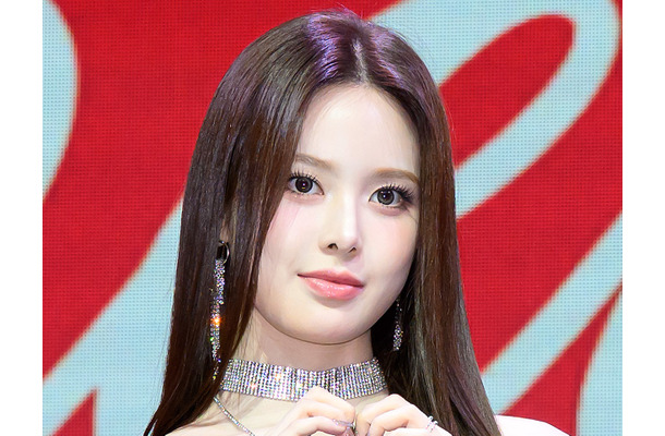 第5世代“ビジュアルクイーン”候補と話題のiznaバン・ジミン、透明感あふれる美貌を披露【PHOTO】