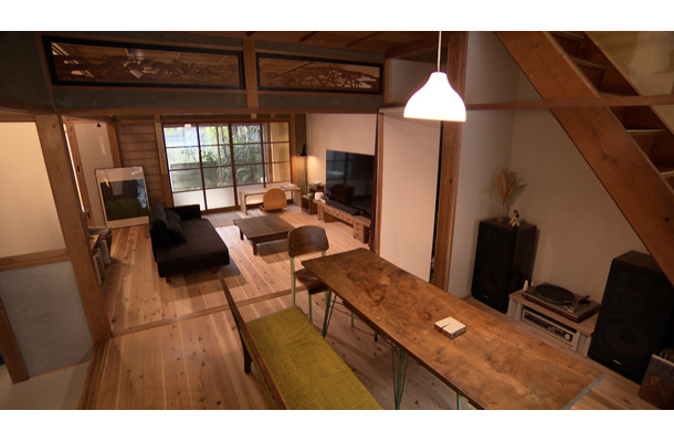 元々２部屋あった和室をひとつの空間にした15帖のリビングダイニング©ＭＢＳ