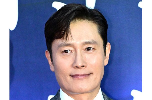 俳優イ・ビョンホンの息子（10）、母のスタッフに注意する頼もしい姿が話題「悪い言葉を…」