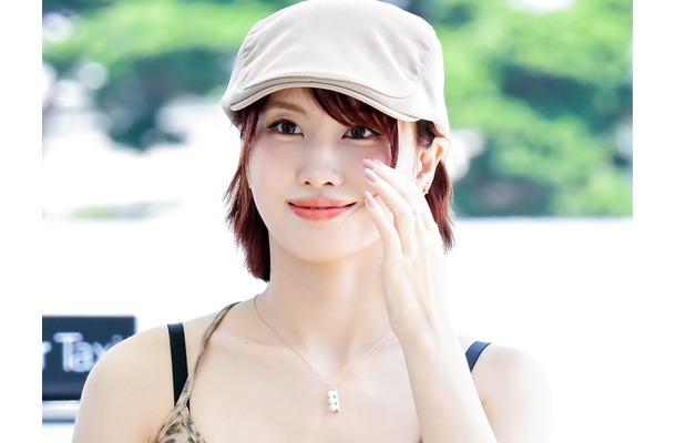 「顔変わった？」TWICE・モモ、艶々ボディで際立つ見事なボリューム…ぴっちりトップスに釘付け【PHOTO】