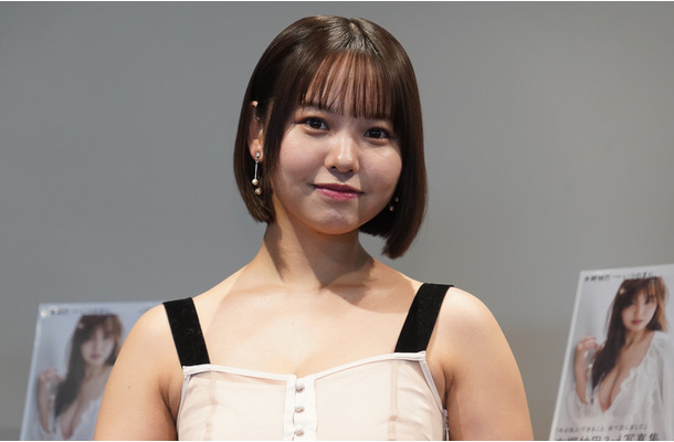 本郷柚巴【写真：竹内みちまろ】