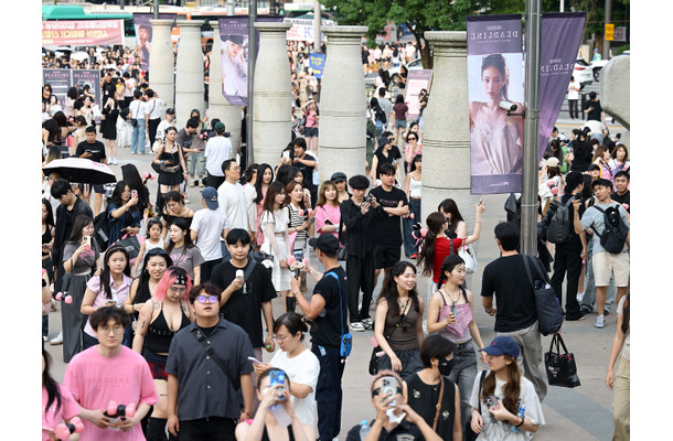 出国が差し迫っていた中国籍1人には過料1万6000円のみ　生ぬるすぎる“チケット転売”への処罰に韓国で不満の声