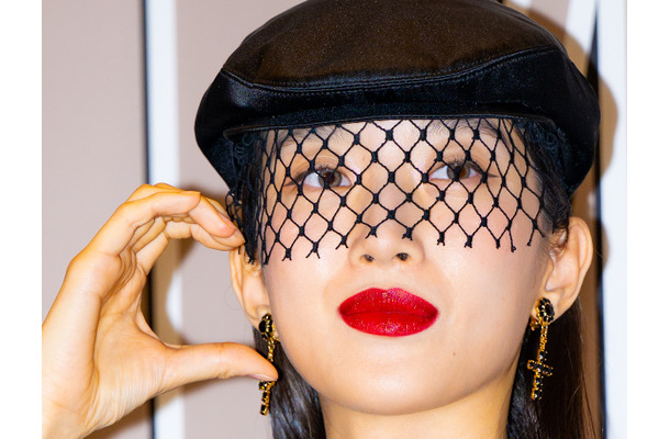 “ほぼ全部見えてる”衣装が話題になった女優ムン・ガヨン、艶々ボディ際立つドレス姿で魅了【PHOTO】