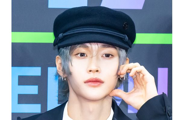 RIIZE・ウォンビン、アッシュグレーヘアにイメチェン！スーツ姿で際立つ非現実的な美しさ【PHOTO】