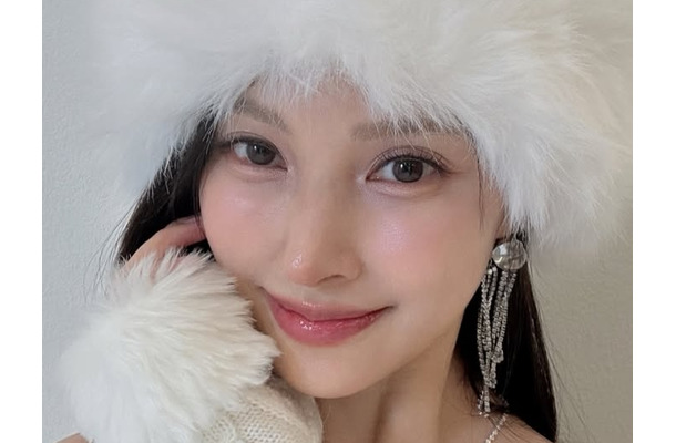 思わずドキッとする“白ふわ”オフショル…KARA・ギュリ「メリーギュリスマス」に茶目っ気発揮【PHOTO】