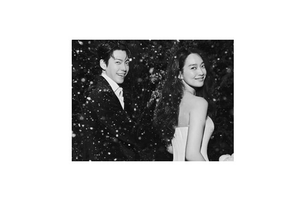 【2025振り返り】初雪が演出した最高の一枚　シン・ミナ♡キム・ウビン、10年愛のウェディング秘話