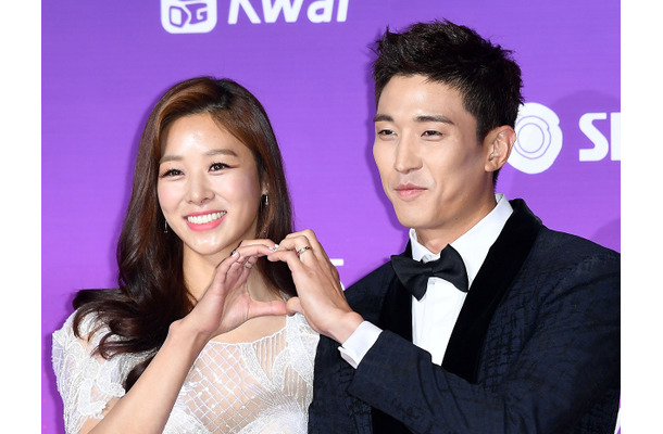 “W不倫夫”を許した韓国女優、困難乗り越えて手にしたトロフィーの重み…女優として存在感を改めて示す