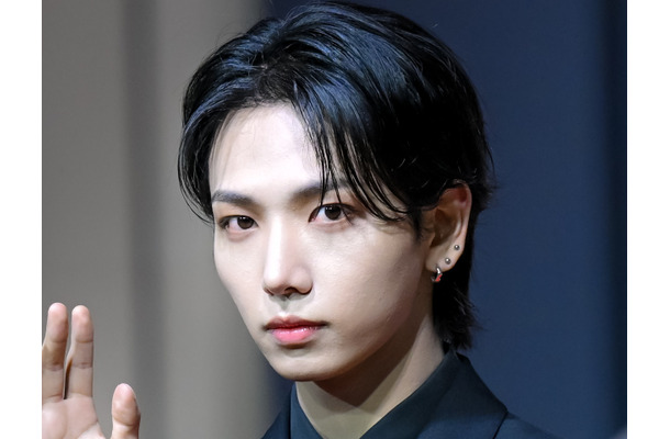 BOYNEXTDOOR・ジェヒョン、夜の東京で“彼氏感”発揮！無邪気な笑顔にキュン「リアコ製造機」【PHOTO】