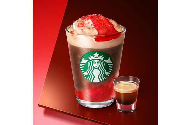 『カカオ & ストロベリー ムース フラペチーノ』（テイクアウト：717円）