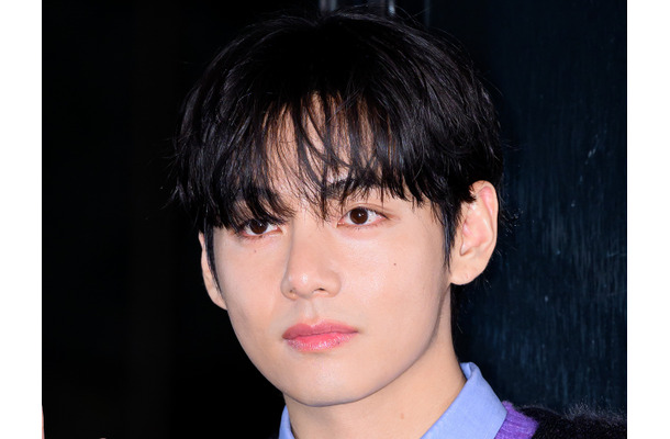 BTS・V、腹筋＆胸筋を公開！極上の妖艶さに天使と悪魔の顔…ファッション誌撮影が話題【PHOTO】