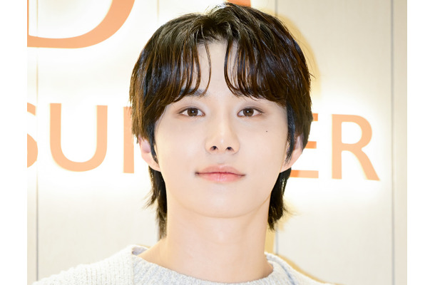 NCT・ジョンウ、基礎軍事訓練修了を報告！“軍服姿”の爽やかビジュアルに釘付け「かっこいい」【PHOTO】