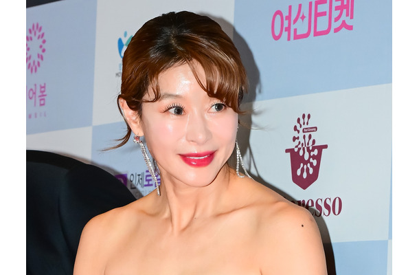 後頭部を“全縫い”…独身韓国女優（52）、恋愛に消極的になったきっかけを明かす「タクシーに…」
