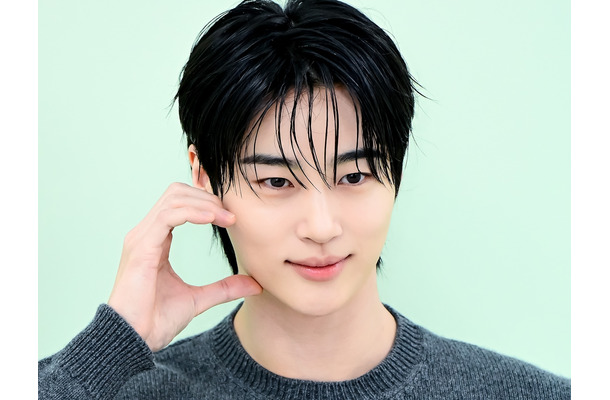 「泣ける…」俳優ビョン・ウソク、無名時代を支えた“最初のファン”の結婚式を祝福！神対応が話題