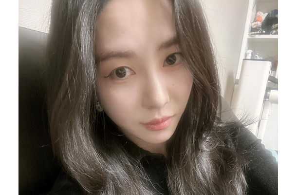 「SNSやめたら？」元旦に“命の危険”を示唆した元K-POPアイドル、再び不穏な投稿…際立つ不安定さ