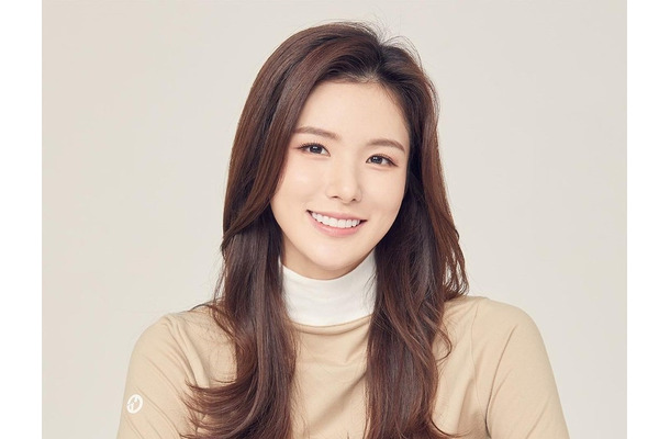 ビジュアル完璧すぎて脱帽…韓国女子ゴルファー、“清純オーラ全開”の最新SHOT「魅力的な女神」【PHOTO】