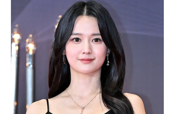 「男の子のママになってしまった」“13人きょうだい”で話題の36歳韓国女優が第一子の性別を公表