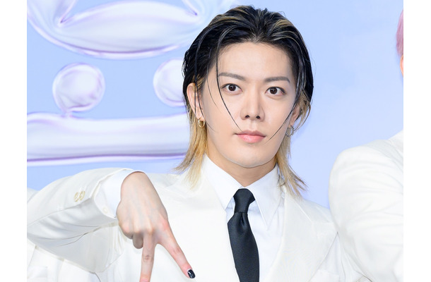 ギャップが反則級…NCT・ユウタ、視線ひとつで沼らせる私服ショットにファン悶絶「ズルいよ」「イケメン」