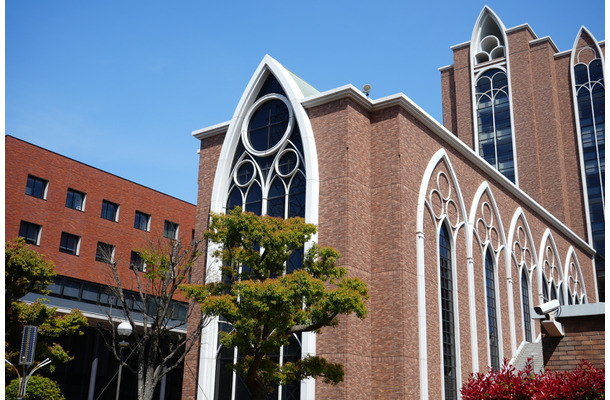 近畿大学（Eric Akashi - stock.adobe.com）