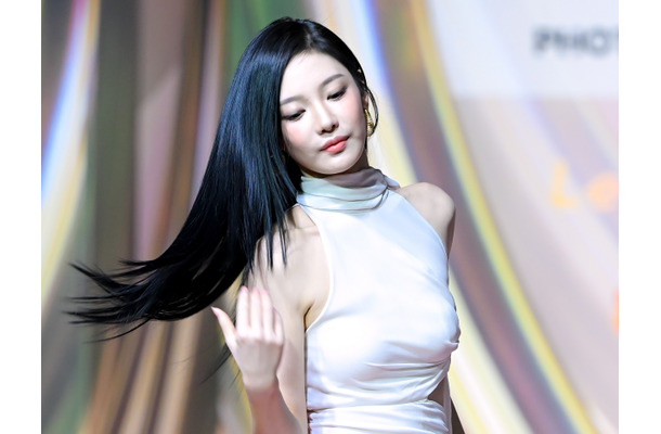 『紅白』欠場のニンニン、衝撃の“全身びしょ濡れ”SHOT公開　インナー透ける大胆ビジュアルで色気爆発