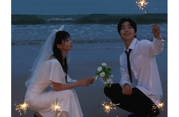 両性愛を公表していた『アイドル学校』出身の女性歌手、突然の結婚を発表…何が彼女を変えたのか