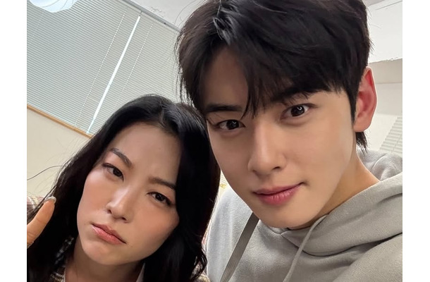 『鬼滅』超え作品出演の韓国系女優、20億円脱税疑惑のチャウヌにエール送り賛否　“軽率”という反応も