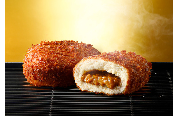 東京ばな奈の伝説のカレーパン　1個 378円