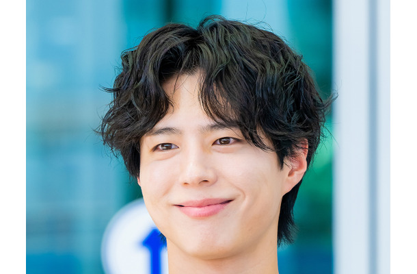 理容師資格を持つ俳優パク・ボゴム、合格率2割の美容師資格試験に挑戦「パーマが難しかった」