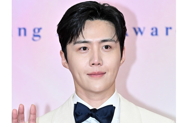 “脱税疑惑”の俳優キム・ソンホ、所属事務所の説明が裏目に？専門家「自ら不利な一手を打った」