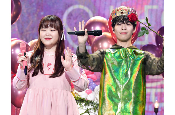 ビジュ激変で“痩身注射”も疑われた歌姫がさらにシュッと…韓国人気デュオ、新プロフィール写真公開