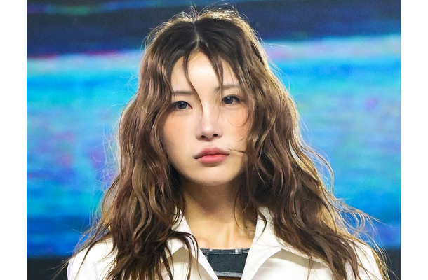 「整形怪物」「気持ち悪い」の評価も一変　韓国インフルエンサー、亡き女優の母を想起させたカリスマ性