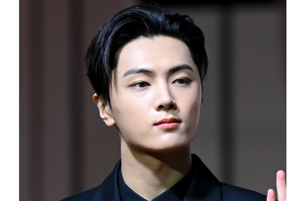 ENHYPEN・ジェイ、美形際立つ“短髪イメチェン”に反響続々「超似合う」「爽やかすぎる」