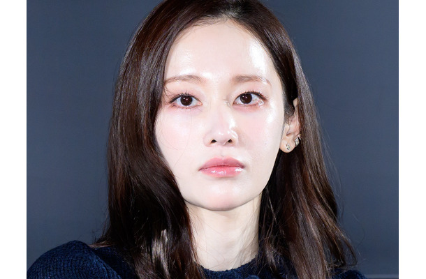 恋人関係の映画監督が社内取締役　チョン・ジョンソの会社、3年8カ月が過ぎて今さら“登録”「遅すぎる」