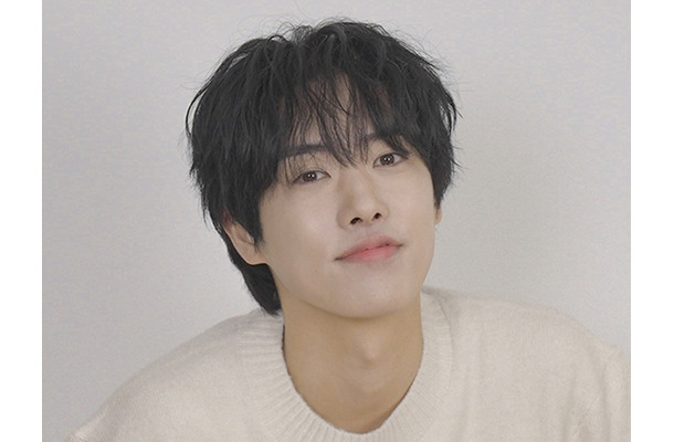 元日本人K-POPアイドル、継父への想いを歌に…過去に実の父親の顔を覚えていないと告白も