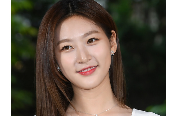 元恋人の誕生日に突然この世を去った女優キム・セロンさん、一周忌…“未成年交際”疑惑めぐる対立は収束せず