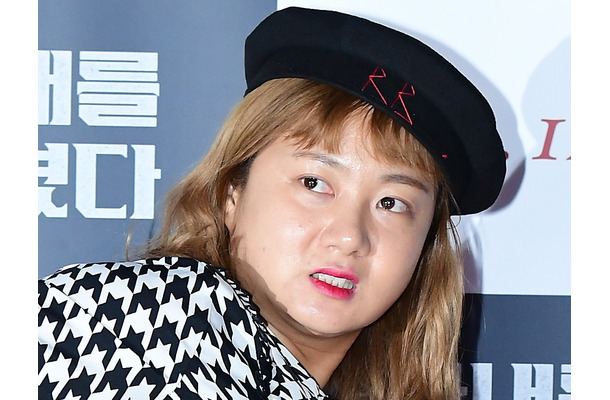 出国禁止の “注射おばさん”、違法施術疑惑を暴露した韓国タレントの元マネを攻撃「私の前では笑っておいて…」